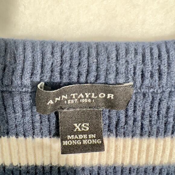 Ann Taylor Tunic Style Shirt Woman's XS VINTAGE Made in Hong Kong Navy Stripe - Picture 2 of 11